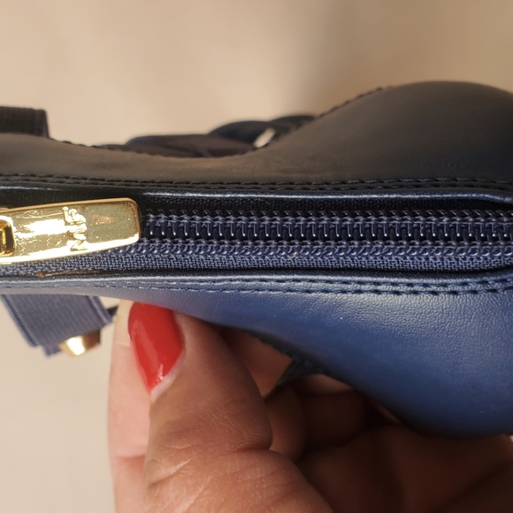 Marc Fisher Navy Blue Sandals Size 7 - Picture 4 of 5